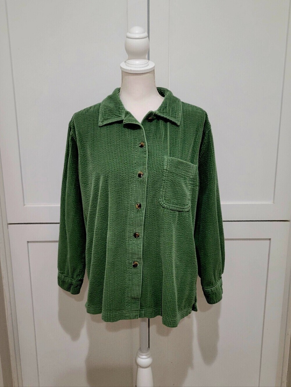 L.L. Bean 100% Cotton Green Corduroy Button-Up Shirt | Size Large/Petite